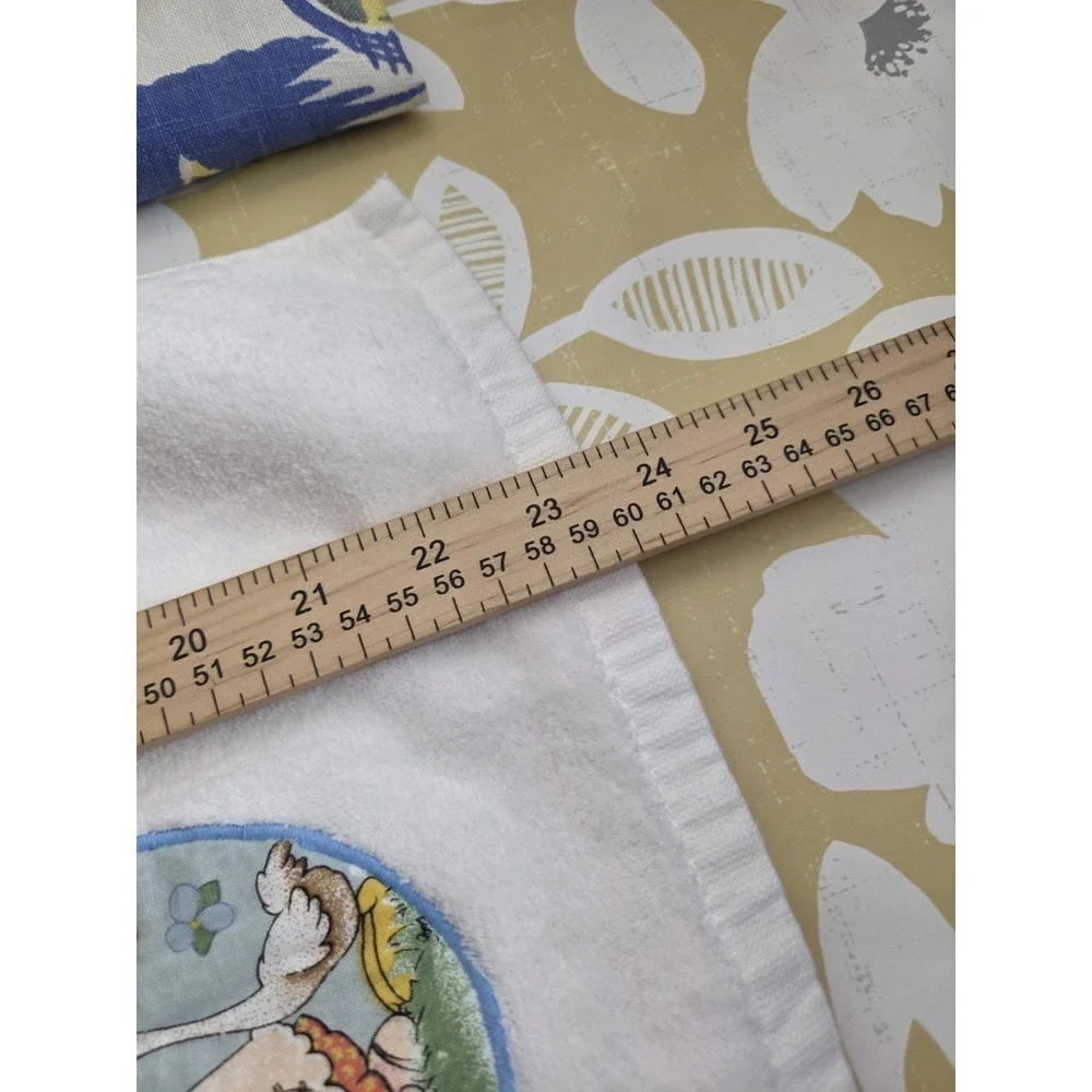 Vtg Precious Moments Girl And Her Duck Cream Hand Towels